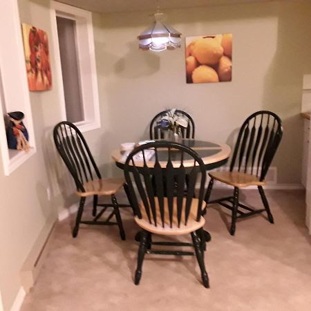 Cedar Acres Vacation Rental Fanny Bay Buitenkant foto