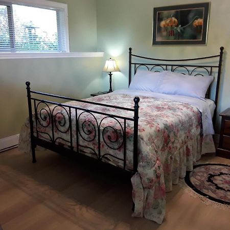 Cedar Acres Vacation Rental Fanny Bay Buitenkant foto