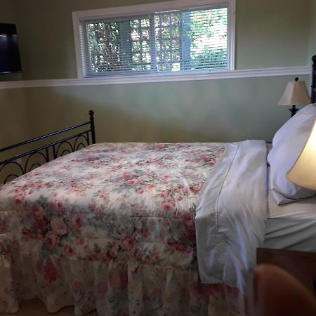 Cedar Acres Vacation Rental Fanny Bay Buitenkant foto