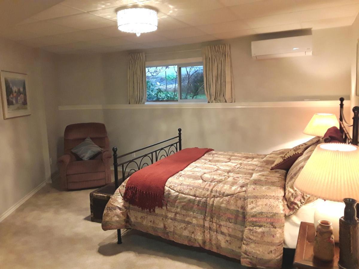 Cedar Acres Vacation Rental Fanny Bay Buitenkant foto