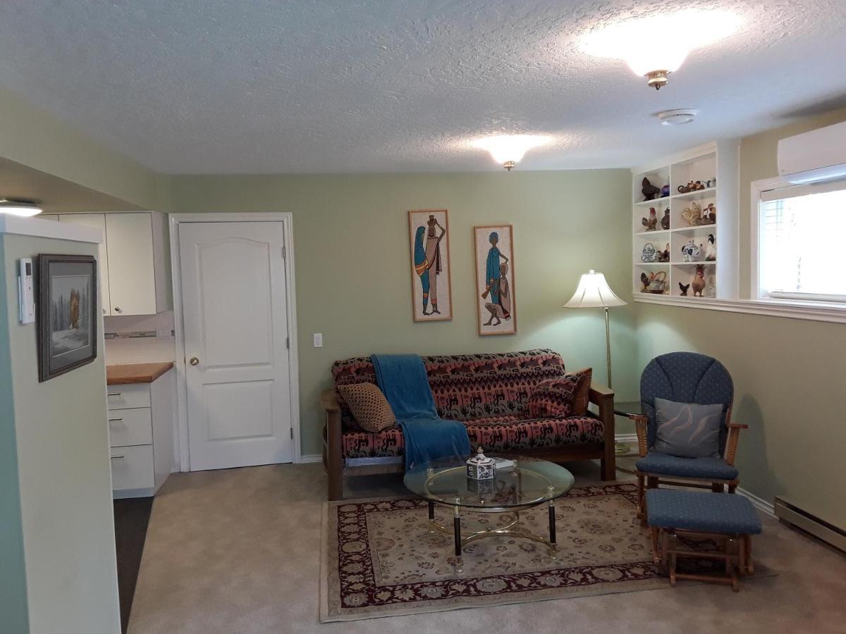 Cedar Acres Vacation Rental Fanny Bay Buitenkant foto