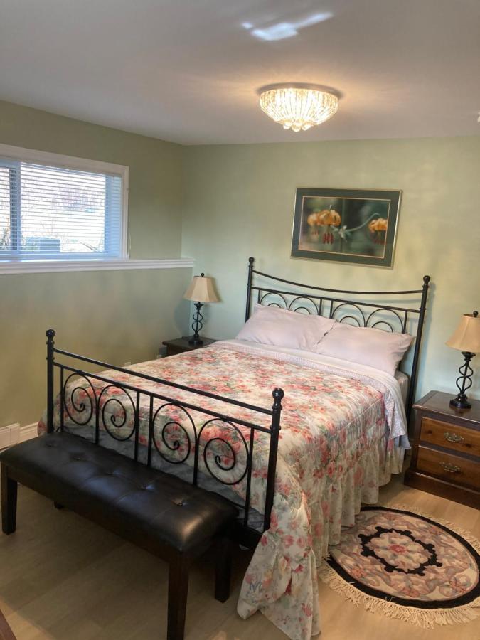 Cedar Acres Vacation Rental Fanny Bay Buitenkant foto