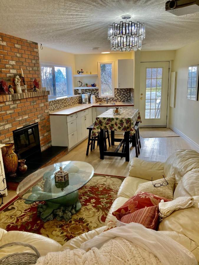 Cedar Acres Vacation Rental Fanny Bay Buitenkant foto