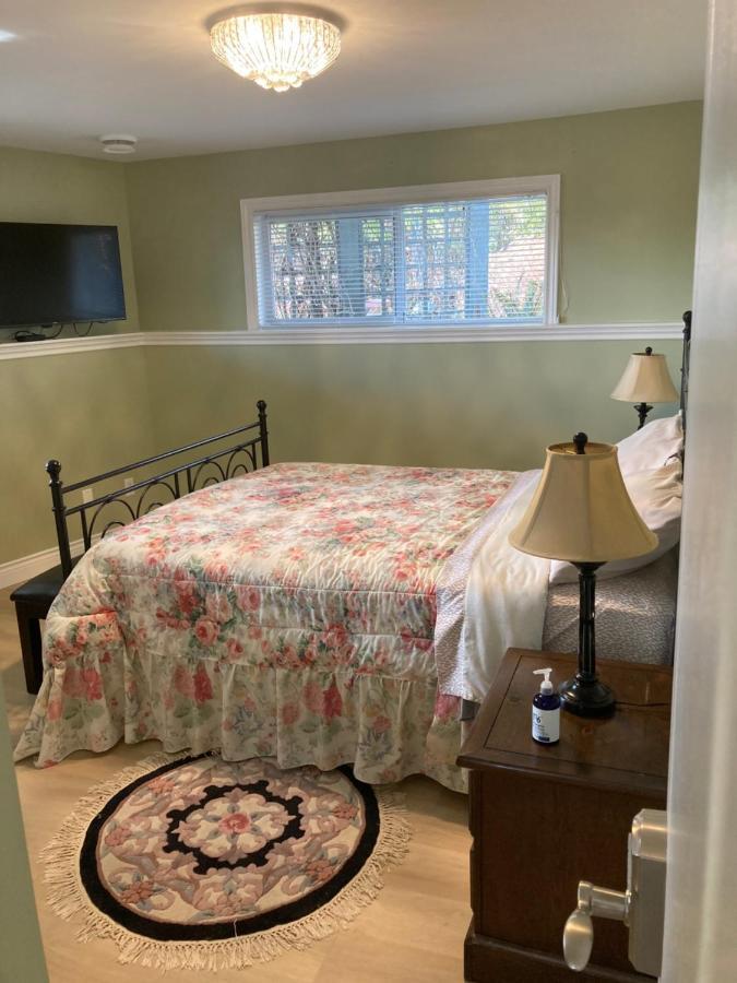 Cedar Acres Vacation Rental Fanny Bay Buitenkant foto